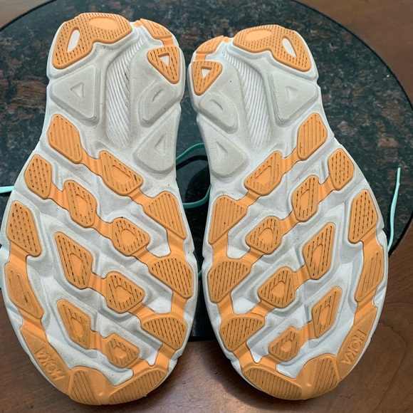 Women’s Hokas Clifton 9 - Picture 4 of 4